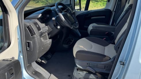 Clever runner  600 – 2p Citroën campervan from 2021