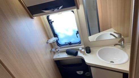 Queen McLouis – 5p McLouis semi-integrated uit 2023