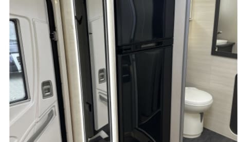 TRAVELKEES De Ruimste camper op de markt nu nieuw in de verhuur!  – Nieuw in de verhuur! Chauson 640 titanium premium nagenoeg nieuw! 