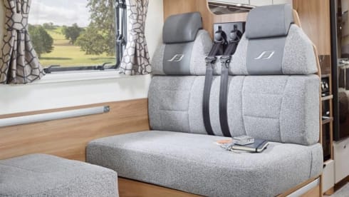 4 berth Bailey autograph 74-4