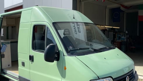 Possl bus camper with many free extras