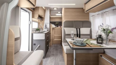 Zeitreise Wohnmobilvermietung No. 3 – GiottiLine Siena 385 Privilege