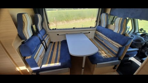 Super Camper voor het hele gezin – Équipe de roller 6p Alcove de 2006