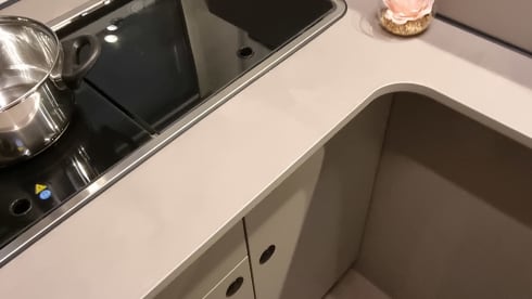 2026 NIEUW! – 🚐 LMC Geräumige, teilintegrierte Wohnung für 3 Personen