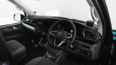 WEEKENDER TWO – 4 berth Volkswagen Campervan - AUTOMATIC