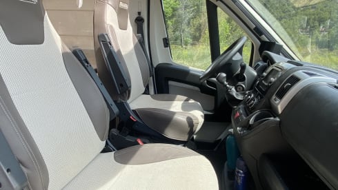 Wunderschöner, komfortabler Chausson-Camper für 4 Personen aus dem Jahr 2016!