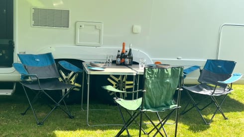 Audrey – Auto-Trail Frontier Comanche mit 6 Schlafplätzen von 2016