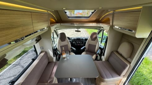 Adria – Luxury Adria Matrix 670 SBC Platinum Camper 