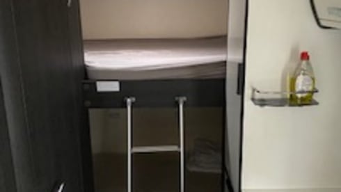 Zefiro Lux – Roller Team 6 berth family motorhome