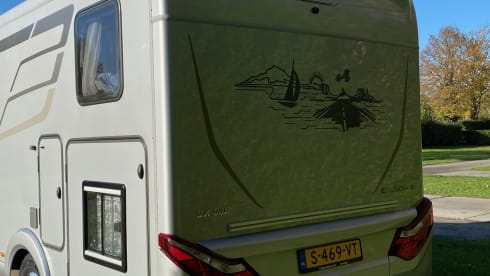 Enjoy Hymer Camper (2018) – 2p Hymer semi-integrated from 2018