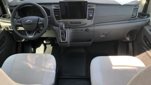 Nieuwe Camperbus Magnetic Grey – FORD LMC Innovan 590 camper van from 2024 Magnetic Gray