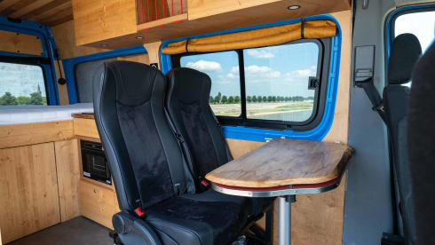 4p Mercedes-Benz bus from 2023