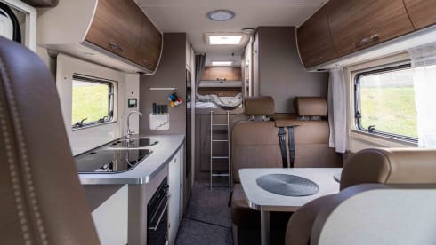 A7300DB – Etrusco 6 berth 5 seatbelts 2021. Automatic. 5G Internet. TV. Solar Panels.