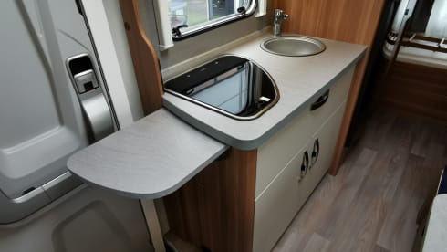 Weinsberg Familien-Mobil 6x Sitz & Schlaf, Klimaanlage, Gefrierfach