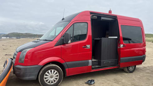 Poppy – 2 berth Volkswagen Crafter from 2008