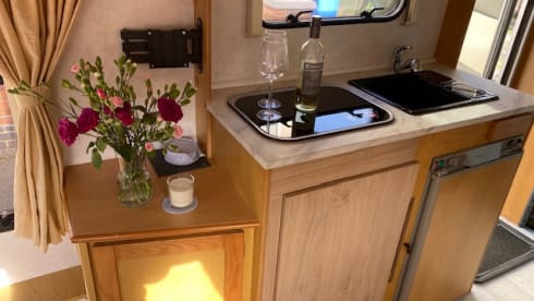 Max  – Cosy comfortable and easy to drive Peugeot MWB 4 birth motorHOME 