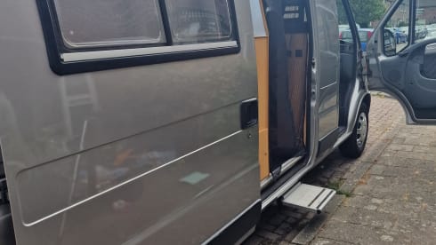 Tweede Hans – 2p Fiat bus from 2003