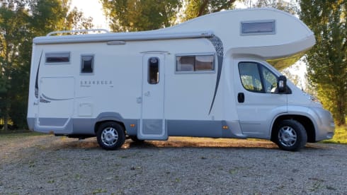 RollerTeam2 – Luxe Rollerteam camper, 5 gordels en veel opbergruimte, compleet ingericht