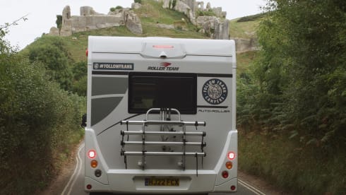 AutoRoller 747 – Luxury 6 Berth Motorhome