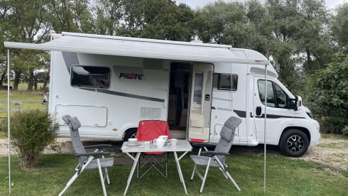 Pilote P710 Luxury 4 Berth • Otley Pickup • Explore Yorkshire Dales