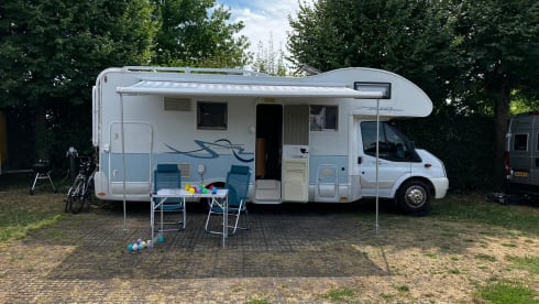 Km vrij – Luxury 4 person(*) Ford Rimor Alcove