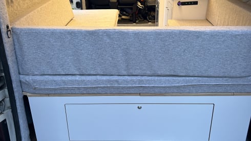 Lexy – 3 berth Renault campervan from 2019