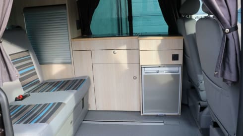 Lotte – 'California Dreaming' - T5 Beach with sleeping lifting roof