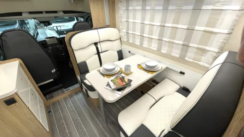 Phoenix – Luxury 4-6 Berth Roller Team Auto-Roller 747 AUTOMATIC - Fully Insured