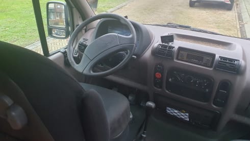Sfeervolle camperbus! – 4p Renault bus from 2000