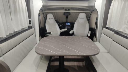 Travel carefree with the luxurious Benimar T488 (2024) 