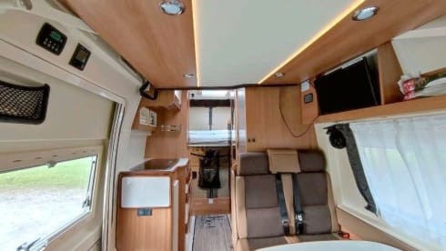 Dreamer – Dreamer Rapido Family Van Select 250