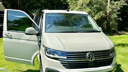 Daisy  – 4 berth Volkswagen California Ocean campervan from 2022