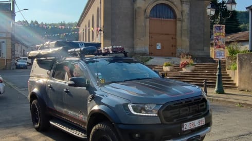 Raptor with 3p roof tent, fully equipped