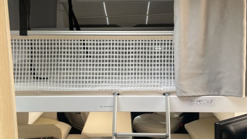 Glamping! – 5p Adria Mobil semi-integrated uit 2021