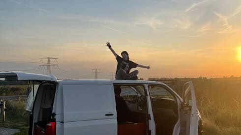 2p Volkswagen T6 Transporter 2016