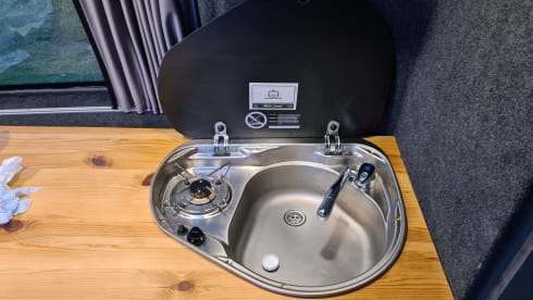 Daisy – High top ford transit campervan 