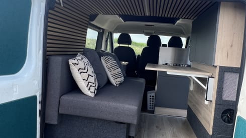 Baboon  – 2p Peugeot boxer camperbus 