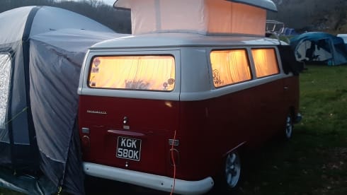 Poppy – Camper Volkswagen a 2 posti letto del 1971