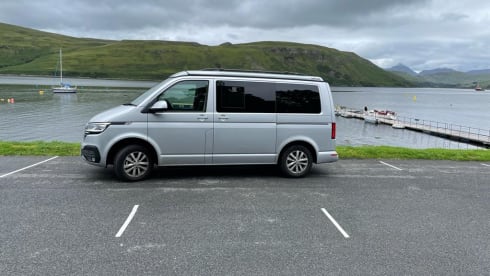 Iona – Luxury 4 berth Volkswagen Transporter 6.1 campervan