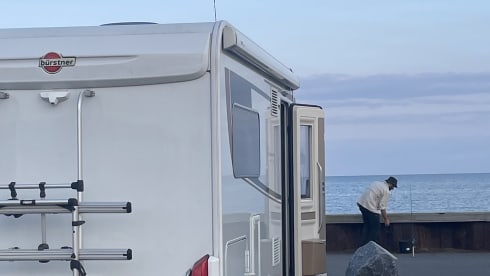 Integral very spacious camper Mercedes Burstner 2020