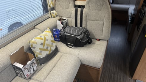 carrie the camper  – modern 6 berth camper 4 belts start your adventure now 