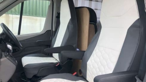 The Stag  – 6 berth Roller Team auto roller 746 