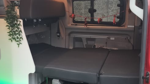 Jackie – Ford-Campingbus für 4 Personen ab 2025