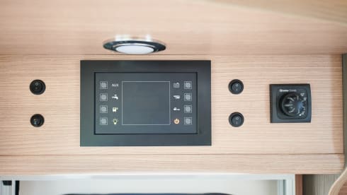 Spacious integral camper for 5 people