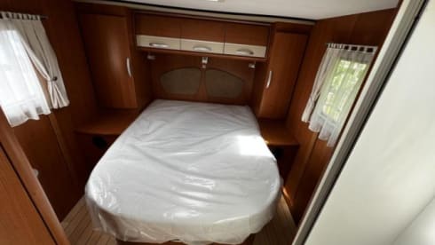 De Camper – Pilote semi-integrated (3 persons)