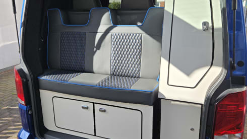 Oceana – 4 berth Volkswagen campervan 