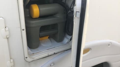 The Family Fun-Mobile – Camper completamente fuori rete / Famiglia 6 posti letto [3 zone notte separate,