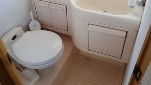 Ermi – Compact, comfortable, small motorhome