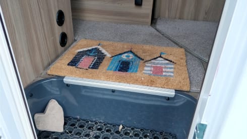6 berth Swift escape from 2016