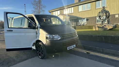 Metal  – 5 berth Volkswagen campervan from 2004